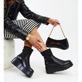 Bottes compensées isolées noires en cuir écologique Safala le noir 1