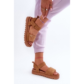 Sandales en daim pour femmes sur la plateforme Big Star NN274705 Marron brun 16