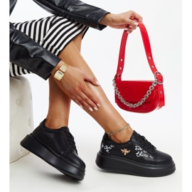 Chaussures en cuir noir avec boucle décorative 1