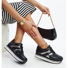 Chaussures en cuir noir avec boucle décorative 1