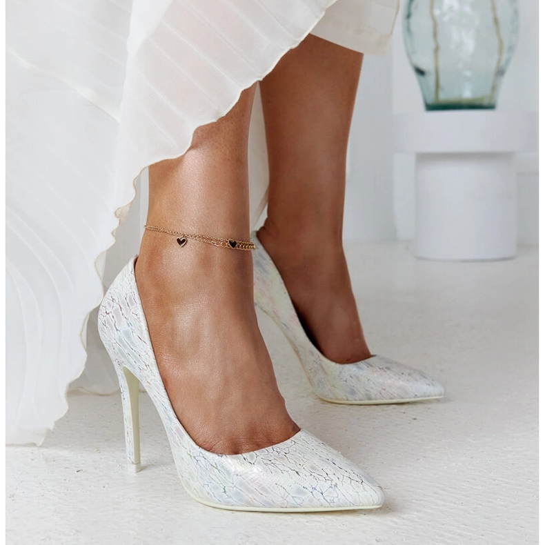 Talons hauts métallisés argentés avec insert en cuir Serranillos 1