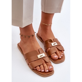 Tongs plates pour femmes avec décoration Kavinia camel brun 5