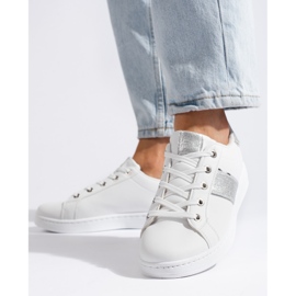 Chaussures de sport blanches pour femmes 1 Chaussures de sport blanches pour femmes 1