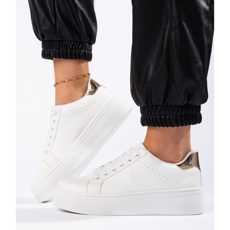 Chaussures de sport blanches pour femmes 1 Chaussures de sport blanches pour femmes 1