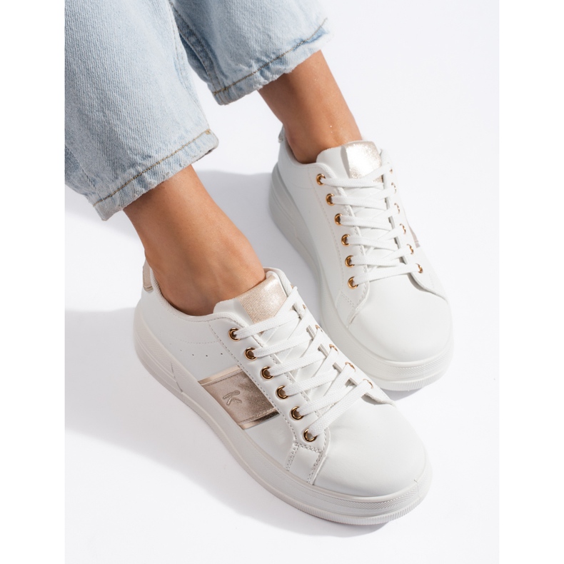 Baskets de sport blanches 1 Baskets de sport blanches 1