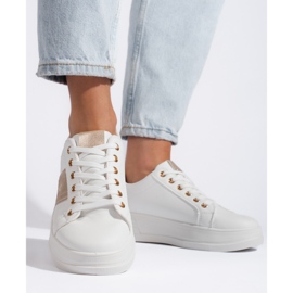 Baskets de sport blanches 2 Baskets de sport blanches 2