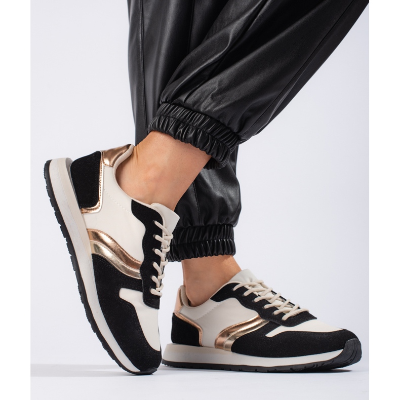 Chaussures de sport noires pour femmes 1