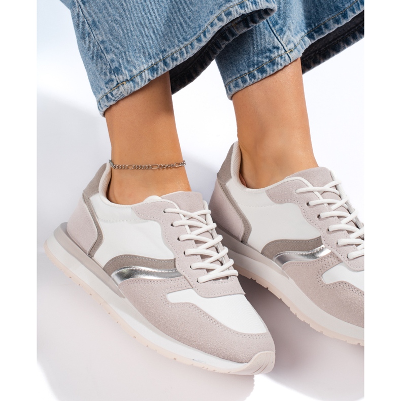 Chaussures de sport blanches pour femmes 2 Chaussures de sport blanches pour femmes 2