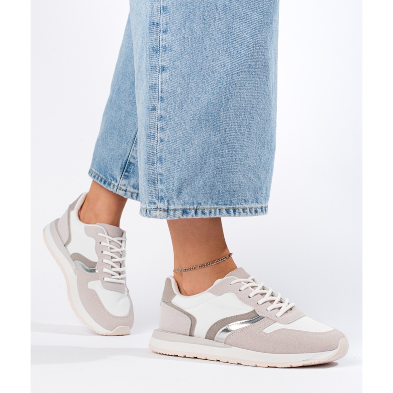 Chaussures de sport blanches pour femmes 1 Chaussures de sport blanches pour femmes 1