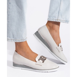 Goodin Les seigneurs des femmes blanches sur la plateforme 1 Goodin Les seigneurs des femmes blanches sur la plateforme 1