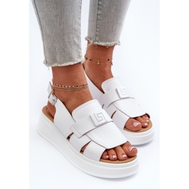 Sandales en cuir blanches Vivitellia pour femmes sur une plateforme et un coin compensé 5