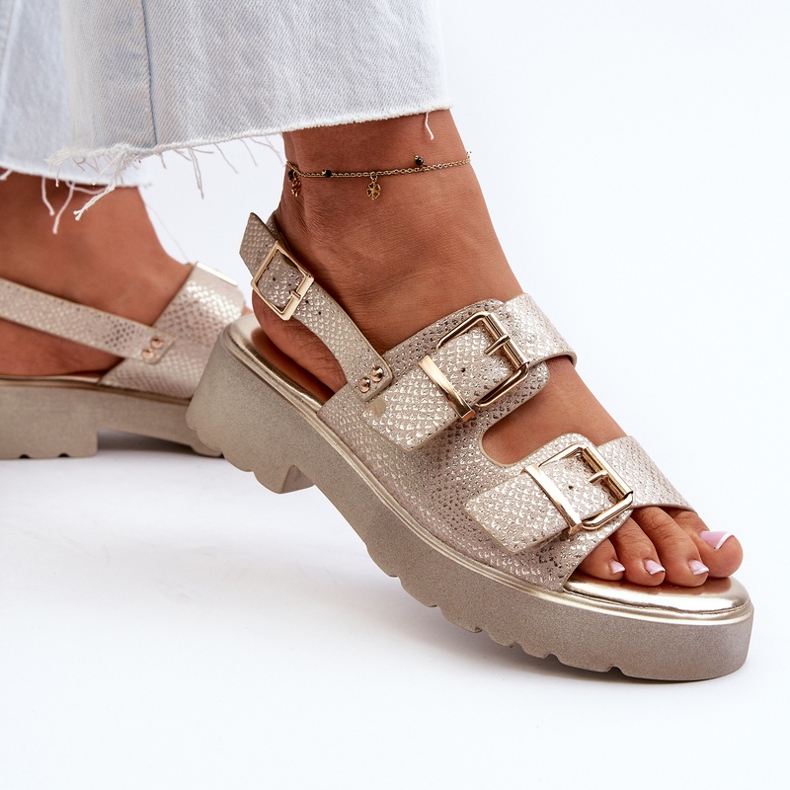 Sandales Femme Avec Boucles Cuir Eco Doré Konantia 2