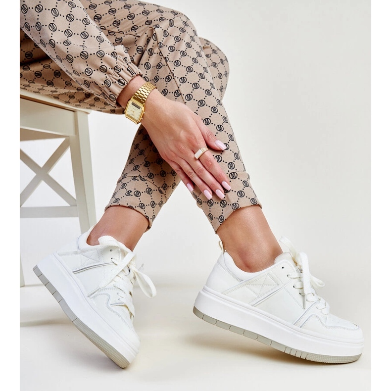 Baskets en cuir blanc blanche 1