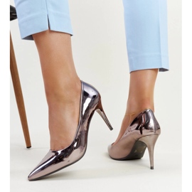 Escarpins vernis argentés avec insert en cuir Alsacea 4