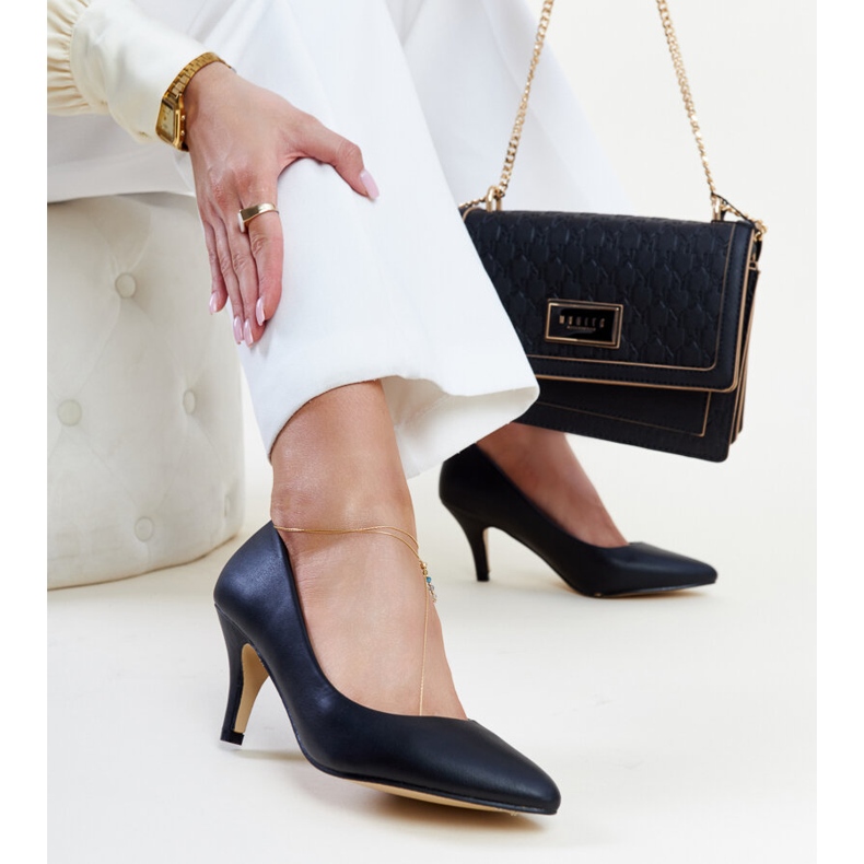 Talons hauts noirs avec empiècement en cuir Hafa le noir 1