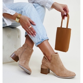 Bottines marron à talon découpé de Ljerka beige 1