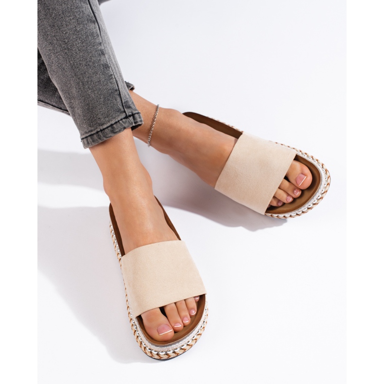 Claquettes à plateforme en daim beige 2