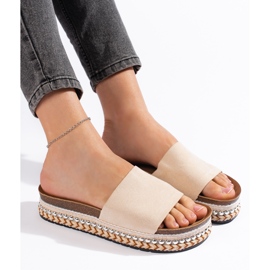 Claquettes à plateforme en daim beige 3