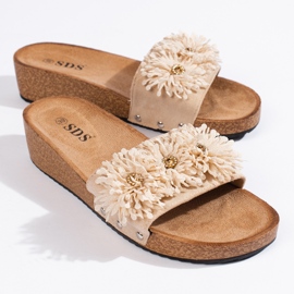 Chaussons femme en daim beige à fleurs 3