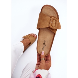 Tongs Femme Eco Daim Camel Laeltia Avec Boucle brun 1