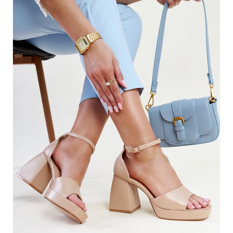 Sandales à talons hauts beige foncé par Vesna 1 Sandales à talons hauts beige foncé par Vesna 1