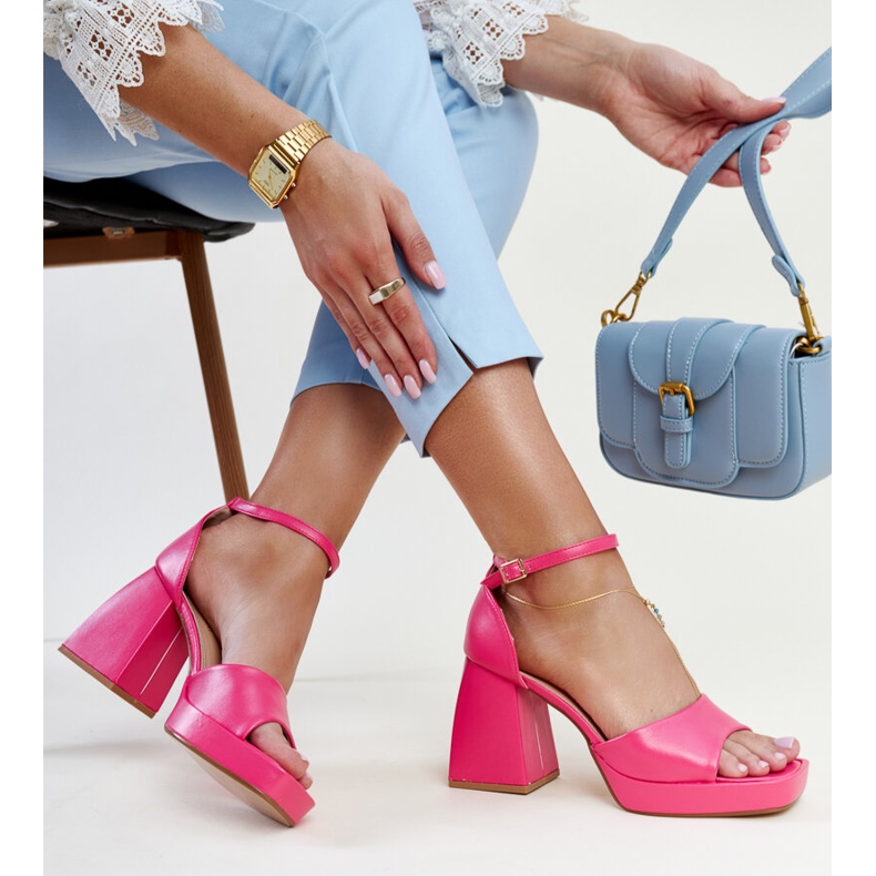 Sandales à talons hauts rose foncé par Vesna 1 Sandales à talons hauts rose foncé par Vesna 1