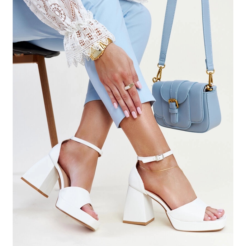 Sandales à talons blanches par Vesna 1