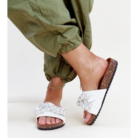 Tongs blanches avec semelle en liège et perles Zlatna 2