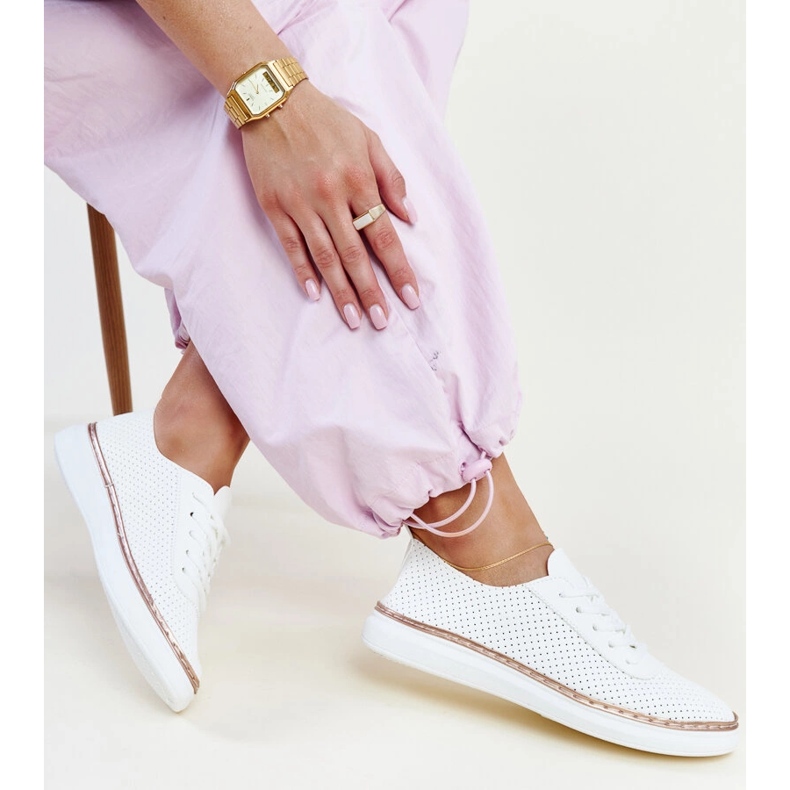 Baskets Biserka ajourées blanches 1