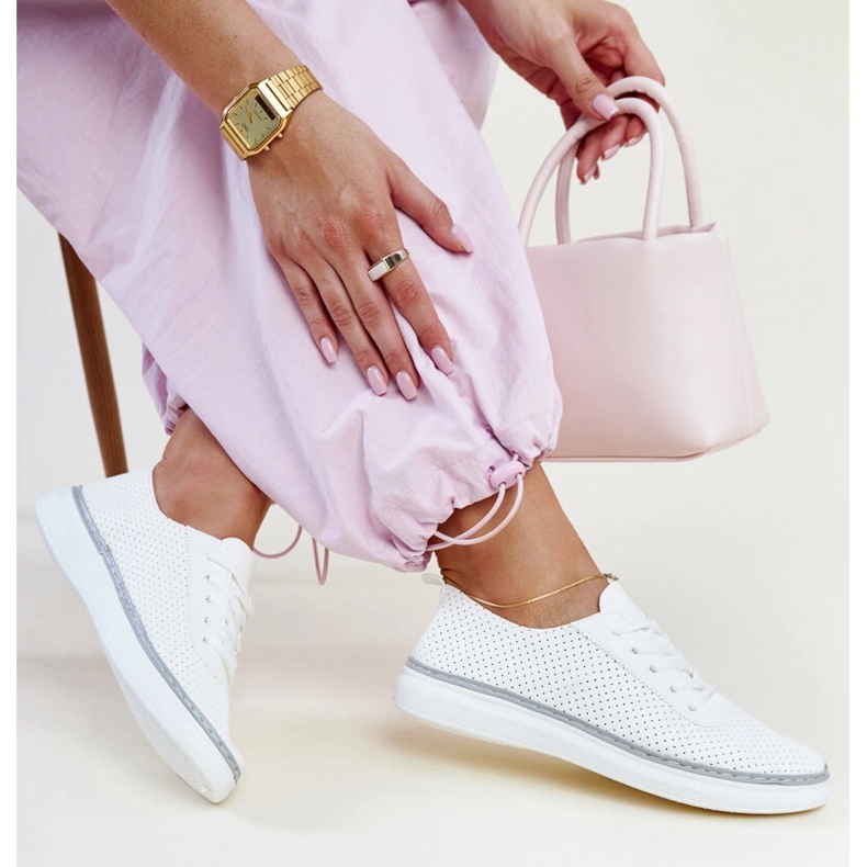 Baskets Biserka ajourées blanches et grises 1