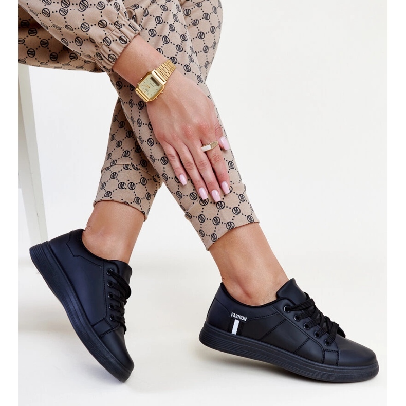 Baskets noires en éco-cuir de Devona le noir 1