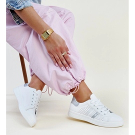 Baskets en éco-cuir blanc et argenté par Berdine blanche 1