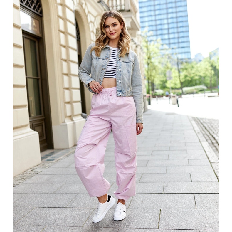 Baskets en éco-cuir blanches et noires par Berdine 2