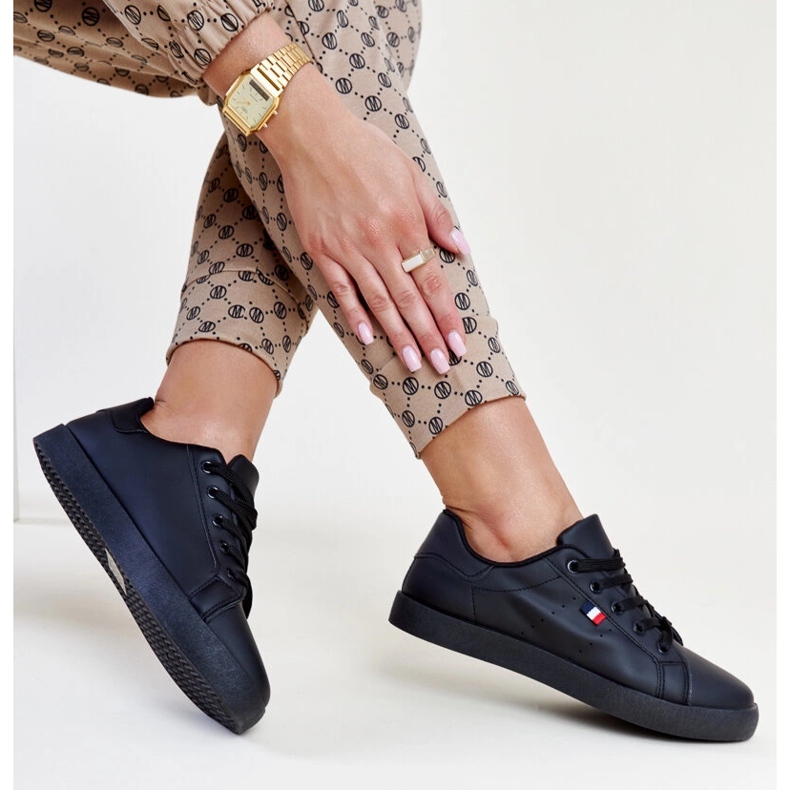 Baskets en cuir écologique Gioya noires 1