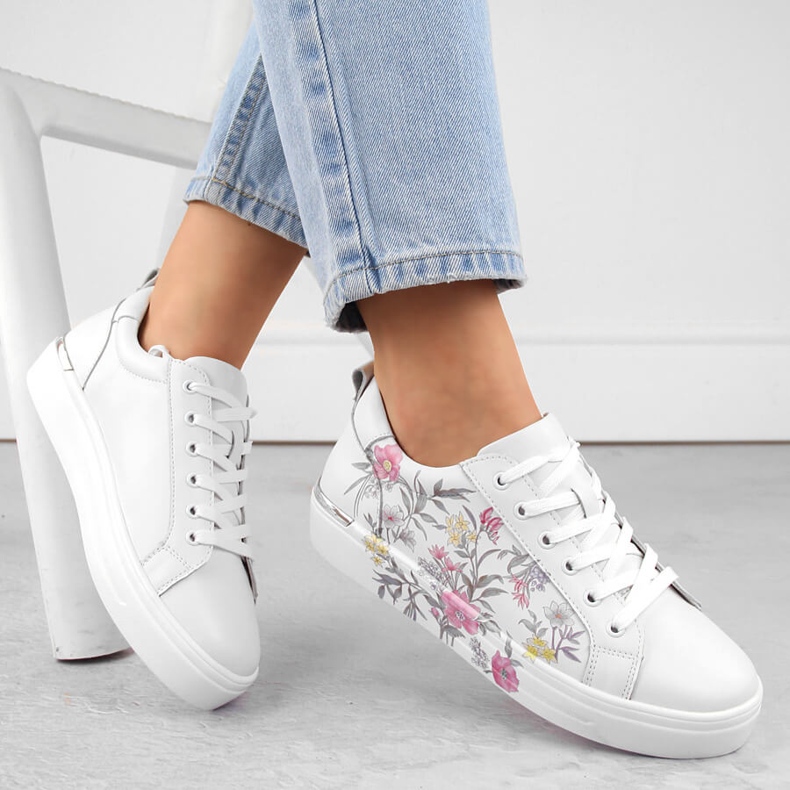 Chaussures femme en cuir, baskets de sport à fleurs, Filippo DP6056 blanche 1 Chaussures femme en cuir, baskets de sport à fleurs, Filippo DP6056 blanche 1