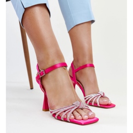 Sandales à talons hauts brillantes rose foncé d'Ankica 1 Sandales à talons hauts brillantes rose foncé d'Ankica 1