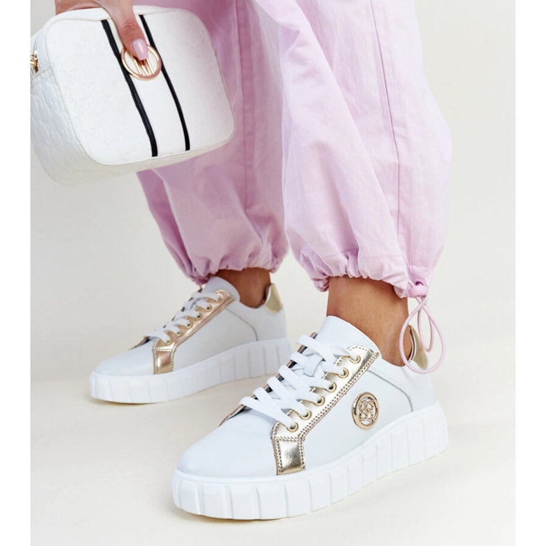 Baskets en cuir blanc à semelle massive Viera blanche 1