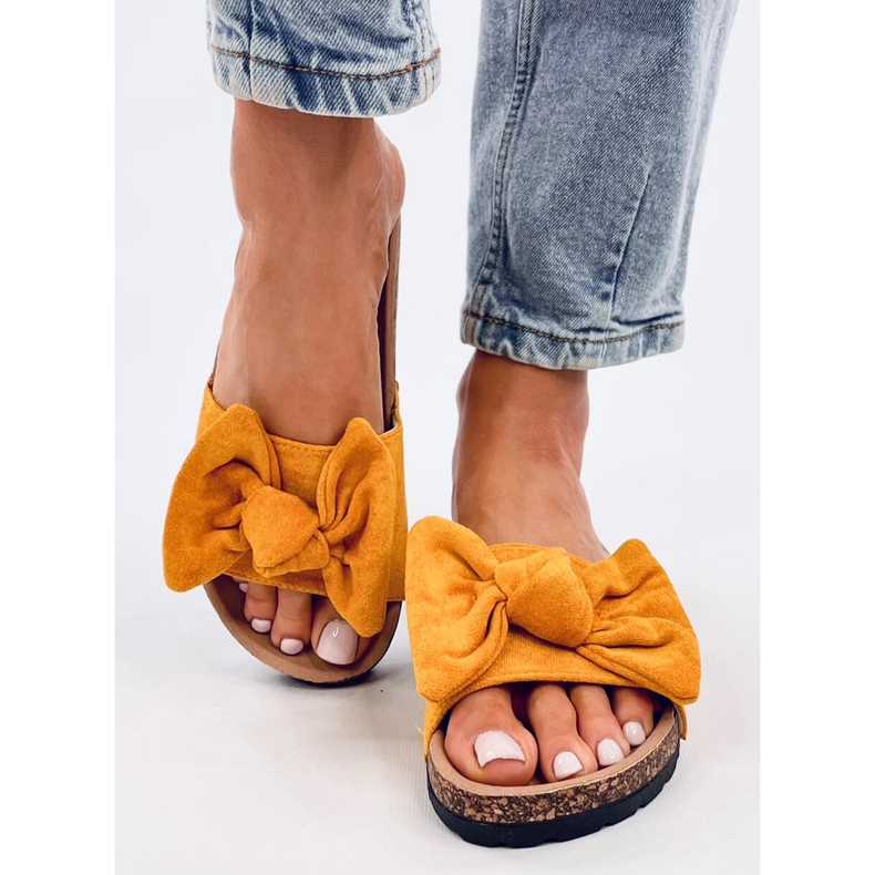 Kiara Babouches en liège jaune 1