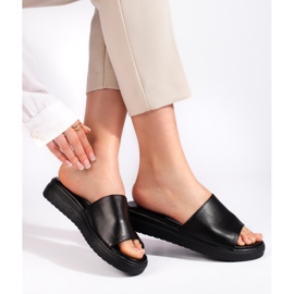 Chaussons noirs femme 1