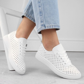 Chaussures de sport ajourées femme, blanches Sabatina 0819 1 Chaussures de sport ajourées femme, blanches Sabatina 0819 1