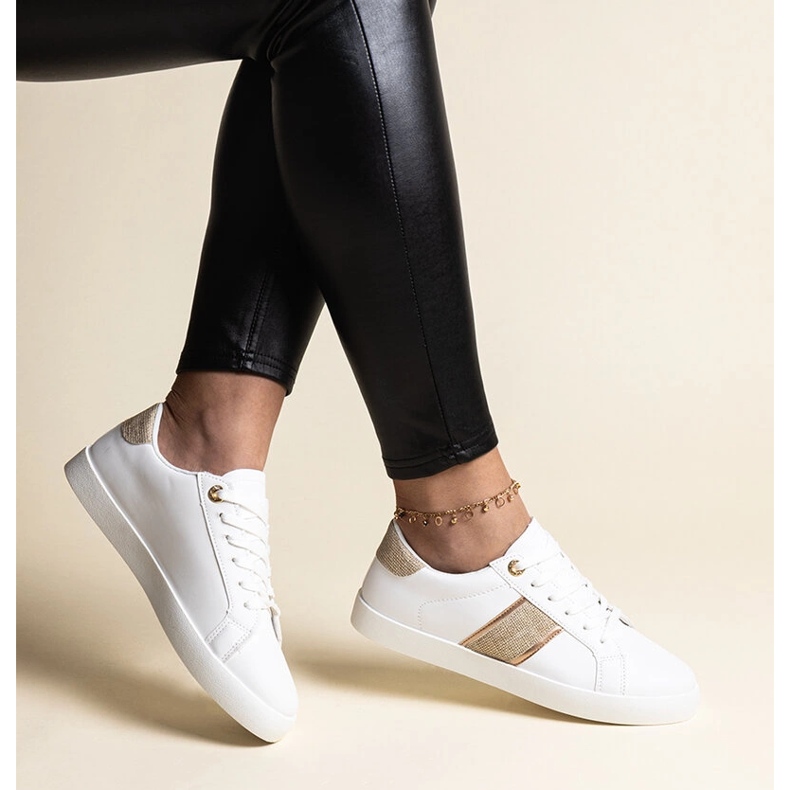 Baskets blanches et dorées avec bande décorative Grada 1