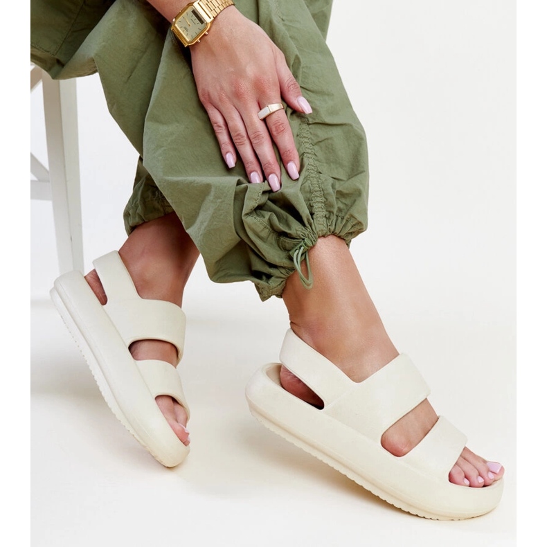 Sandales Attiana beiges 1