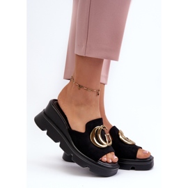 Vinceza Tongs pour femmes en suède écologique sur semelle compensée et plateforme avec décoration dorée, noir Iaria 2