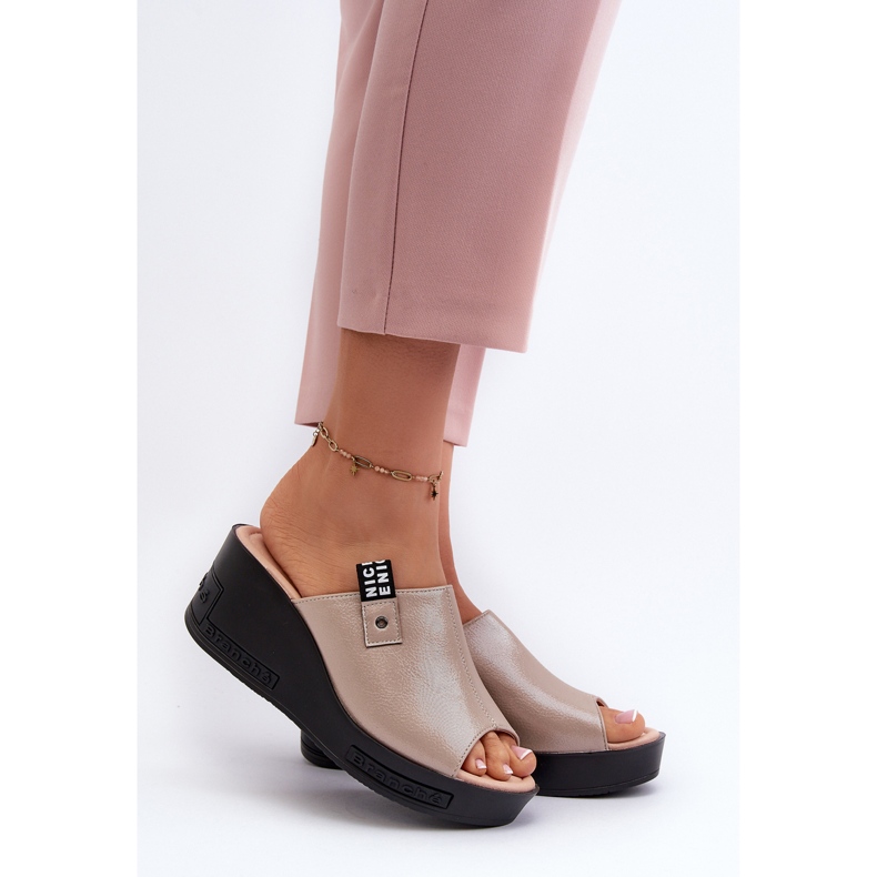 Vinceza Tongs compensées pour femmes dorées Vleni d'or 2