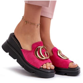 Vinceza Tongs pour femmes en suède écologique sur une semelle compensée et une plateforme avec décoration dorée Fuchsia Iaria rose 9