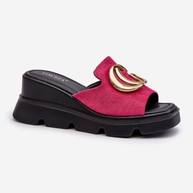 Vinceza Tongs pour femmes en suède écologique sur une semelle compensée et une plateforme avec décoration dorée Fuchsia Iaria rose 1
