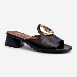 Tongs élégantes à talons bas pour femmes avec décoration dorée noir Uzimila le noir 1