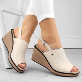 Sandales compensées femme en cuir beige Filippo DS6027 1