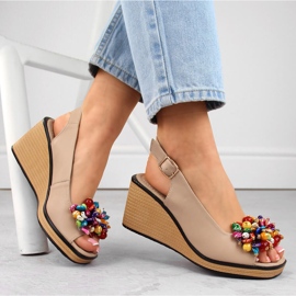 Sandales compensées en cuir beige avec perles colorées Filippo DS6021 1