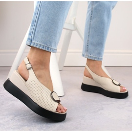 Sandales compensées ajourées en cuir beige Filippo DS6074 2